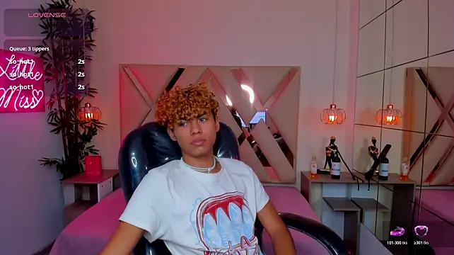 anyelo_twink (M twink) - Shirt Off