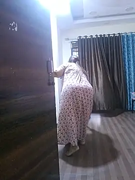 Ravina_patil1 live webcam