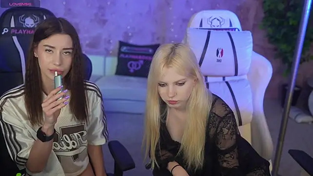 Selena_Glow live webcam
