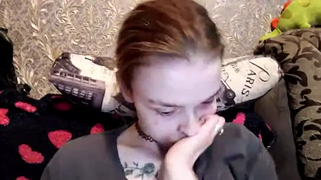 CaraDelevingnee live webcam