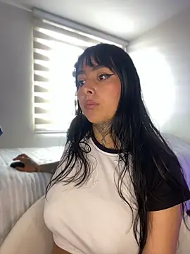 Lulu-21 live webcam