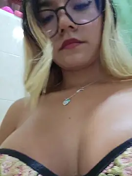 Pretty_roxxyy webcam