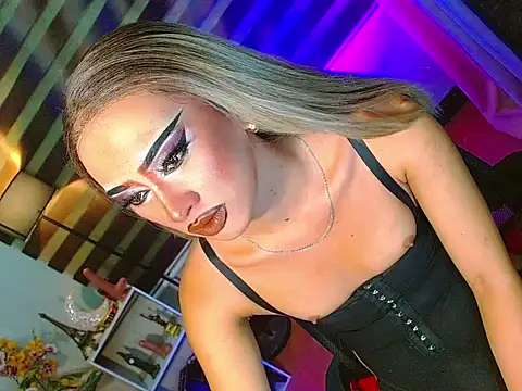 HOLLYWOOD_QUEEN_88 webcam