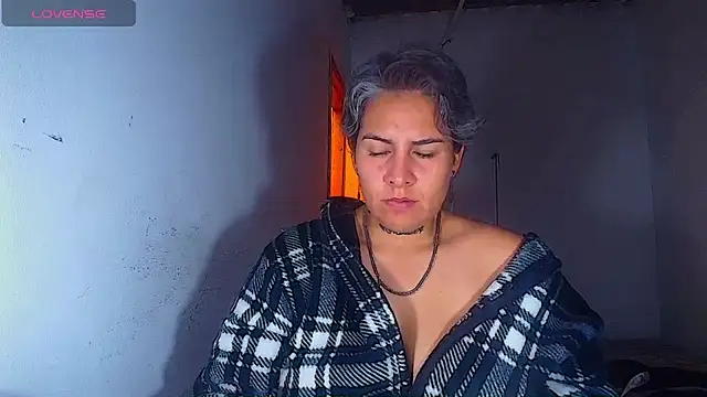 Yessi_rousse webcam