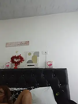 BustyMilf_ webcam