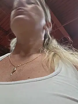 NikkiBlisss live sex cam