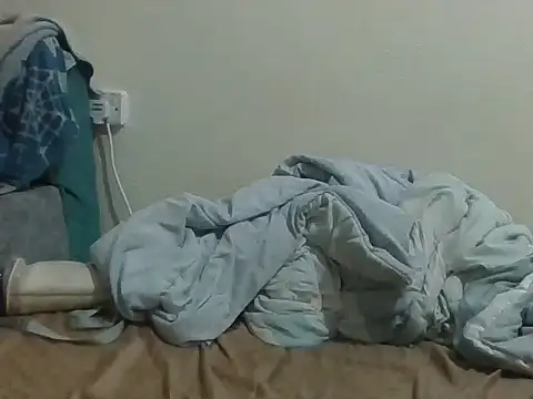 nasty-petite webcam