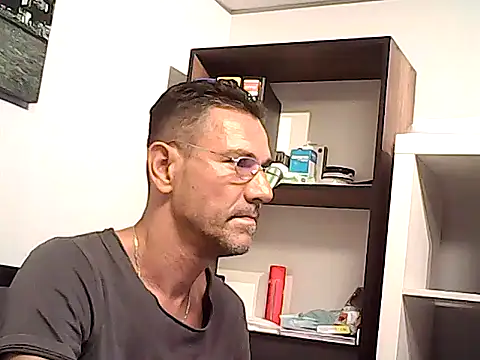 mastercharisma35 (Ask my age) - like tips pls. ı stand up for you.. okey
