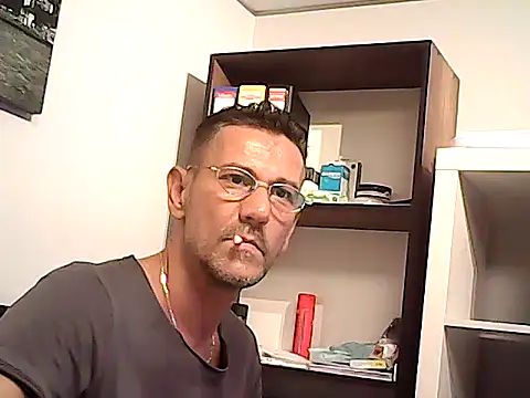 mastercharisma35 (Ask my age) - like tips pls. ı stand up for you.. okey
