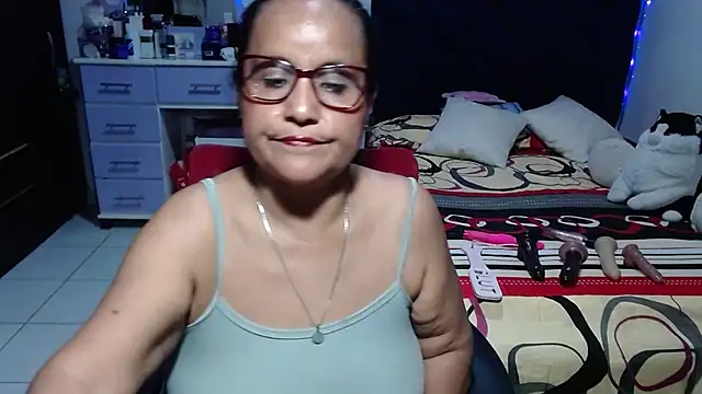 pervert_mommy_ live cam on StripChat