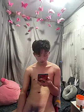 linhfag live cam on StripChat