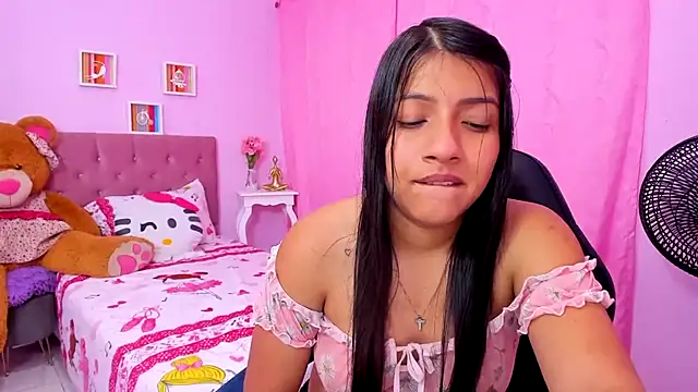 zara_cute live cam on StripChat