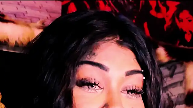 indian_dreamgirl webcam