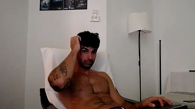 Verycutex live cam on StripChat