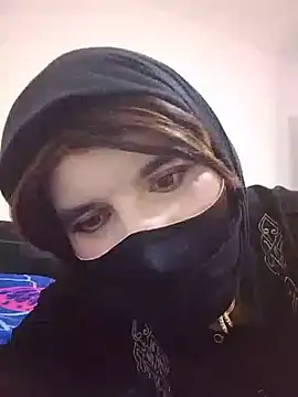 Banouti_23 live cam on StripChat