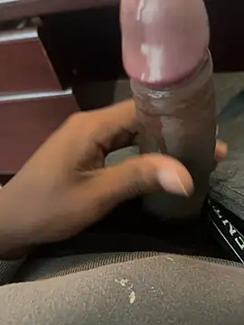 sexcboi69 live cam on StripChat