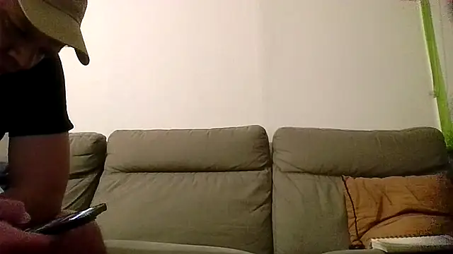 biggnipz (Ask my age) - Cum on her face