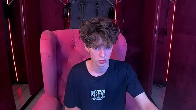lukesweet (M young) - show cock + ass )