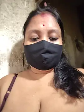 Curvy-Kamini