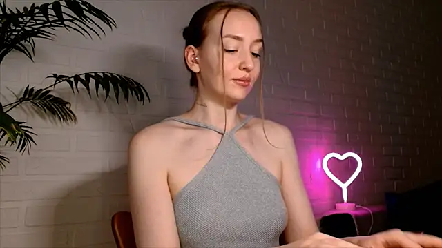 WhitePrincessLuna live now