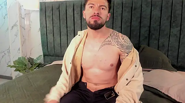 liam_ashford (M young) - pose game + oil show