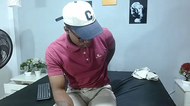 king_smith69 (M young) - play with cock