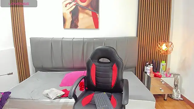 iisabella_noa live cam on StripChat