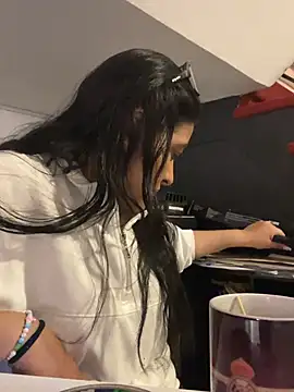 LannyShell live cam on StripChat