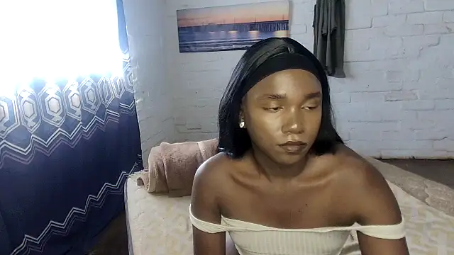 TallHornyTrans live cam on StripChat