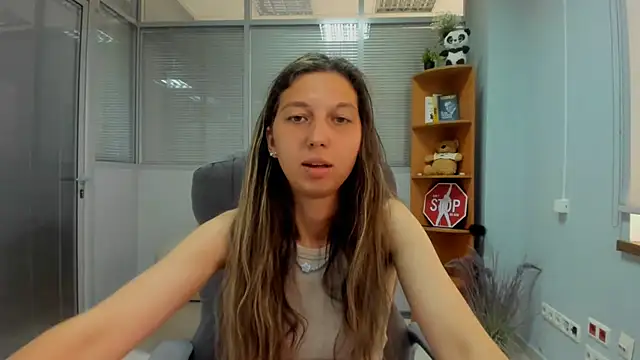 Ellina_Star live cam on StripChat