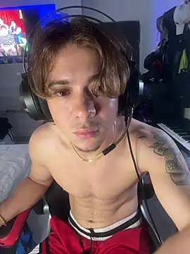 AngelLatinBoy live cam on StripChat