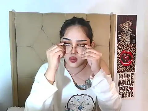 yhanachoii live cam on StripChat