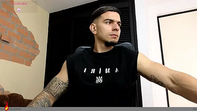 Josh_miller01 live cam on StripChat