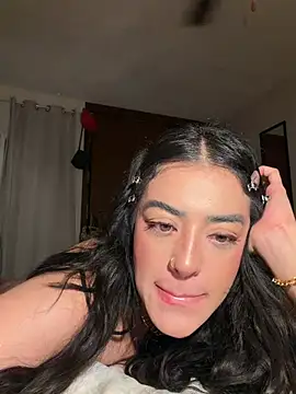 Tunoviafavorita live cam on StripChat