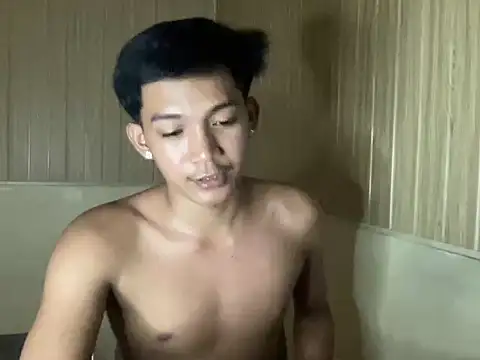 YourcumBoy77 live cam on StripChat