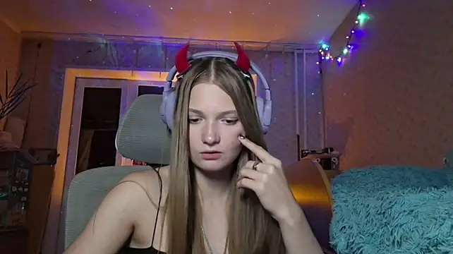 ZelmaSauage live cam on StripChat