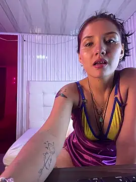Candy_Off01 live cam on StripChat
