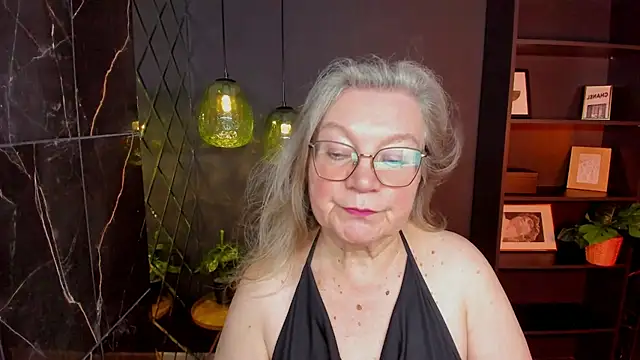 NataliMellow live cam on StripChat