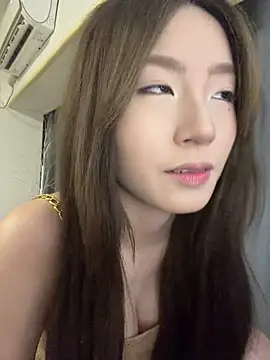 Uugirl00 live cam on StripChat