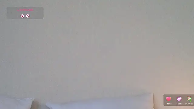 chloi_hes live cam on StripChat
