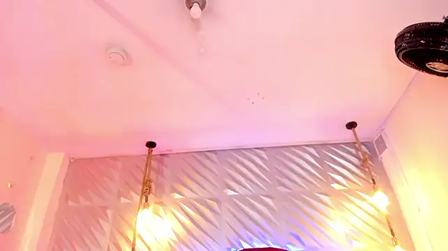 Roxanne_Han live cam on StripChat