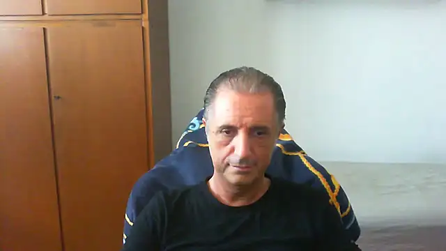 lliuk70mi live cam on StripChat