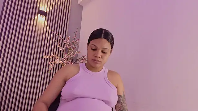 GysellHanson live cam on StripChat