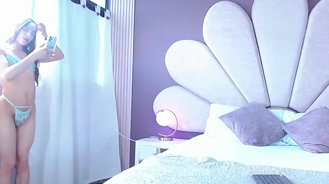 CandyLuxury__ live cam on StripChat