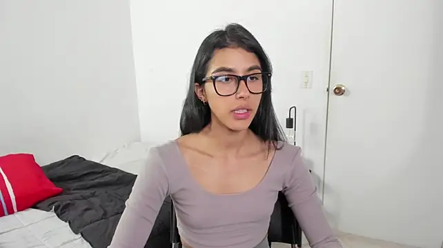 Mazikeen__18 live cam on StripChat