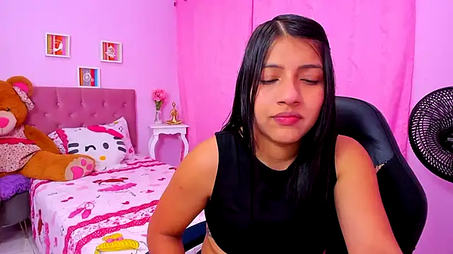 zara_cute live cam on StripChat