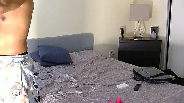 piggylatino live cam on StripChat