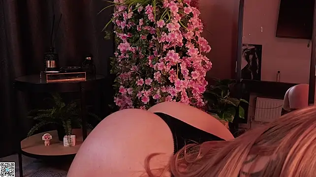 VelvetZephra live cam on StripChat