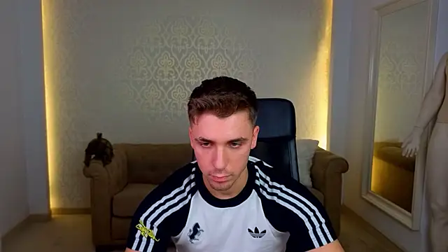 KellenWest live cam on StripChat