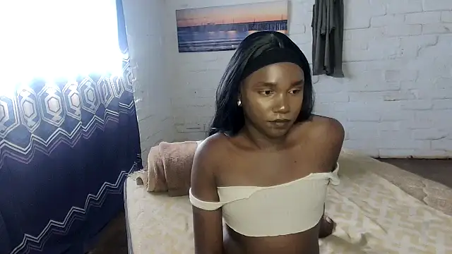 TallHornyTrans live cam on StripChat